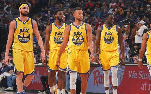 瓦伦前锋贝尔特兰：外界说我们希望教练下课，这简直荒谬至极（瓦伦前锋贝尔特兰驳斥传闻：我们想让主帅下课？纯属荒唐）