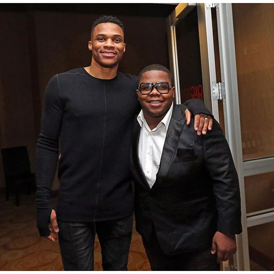 阿斯：英超俱乐部在密切关注罗克，他可能回归巴西11月大名单（阿斯报：英超多队盯上罗克，他有望回归巴西队11月大名单）