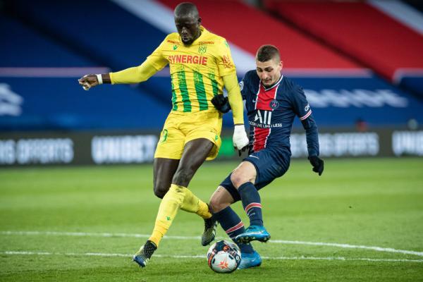 西甲半场：安东尼闪击，费兰戴帽，巴萨暂4-1贝蒂斯（西甲半场：安东尼先拔头筹，费兰戴帽，巴萨4-1暂领先贝蒂斯）