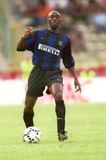 德天空：多特高层想和布兰特续约，但球员得接受降薪（德媒：多特高层欲与布兰特续约，前提是球员接受降薪）