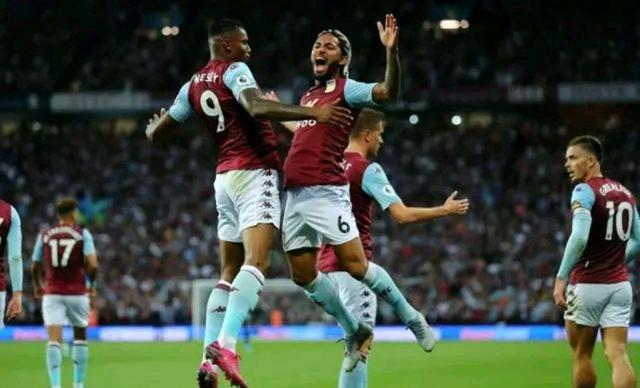 记者：德容缺席巴萨今天训练，是否出战阿拉维斯存在疑问（德容未参加巴萨今日训练，能否出战阿拉维斯成疑）