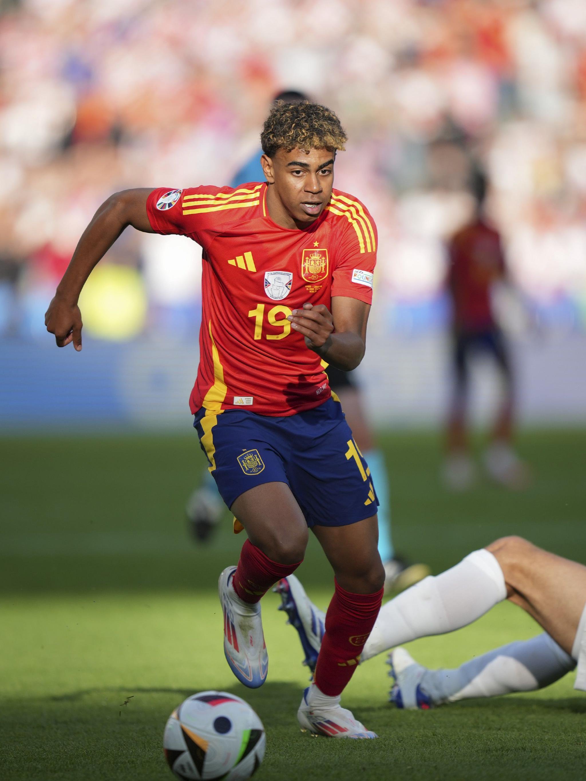 皇马战术转型阵痛！惨遭马竞5-2血洗 阿隆索理念遭遇现实困境（皇马战术变革阵痛期：5-2惨负马竞，阿隆索理念遭遇现实考验）